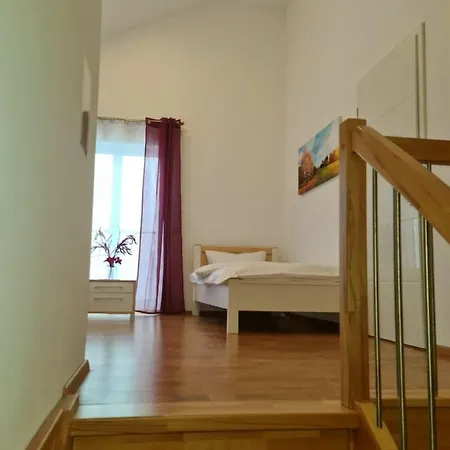 Apartment Apartment Gaestehaus Staudenschloss Mickhausen