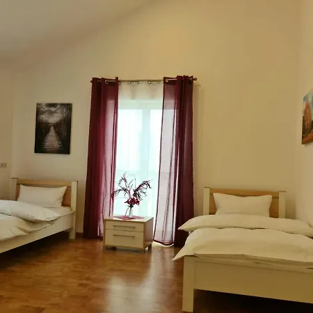 Apartment Gaestehaus Staudenschloss *